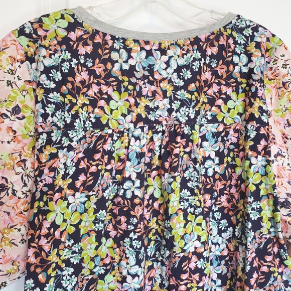 Maeve by Anthropologie Suzanne Puff Short Sleeve Mixed Floral Gray Top XL - Picture 6 of 10